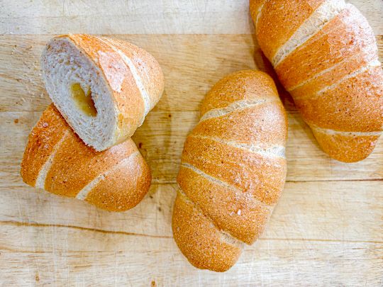Bánh Mì Muối Hồng Nguyên Cám