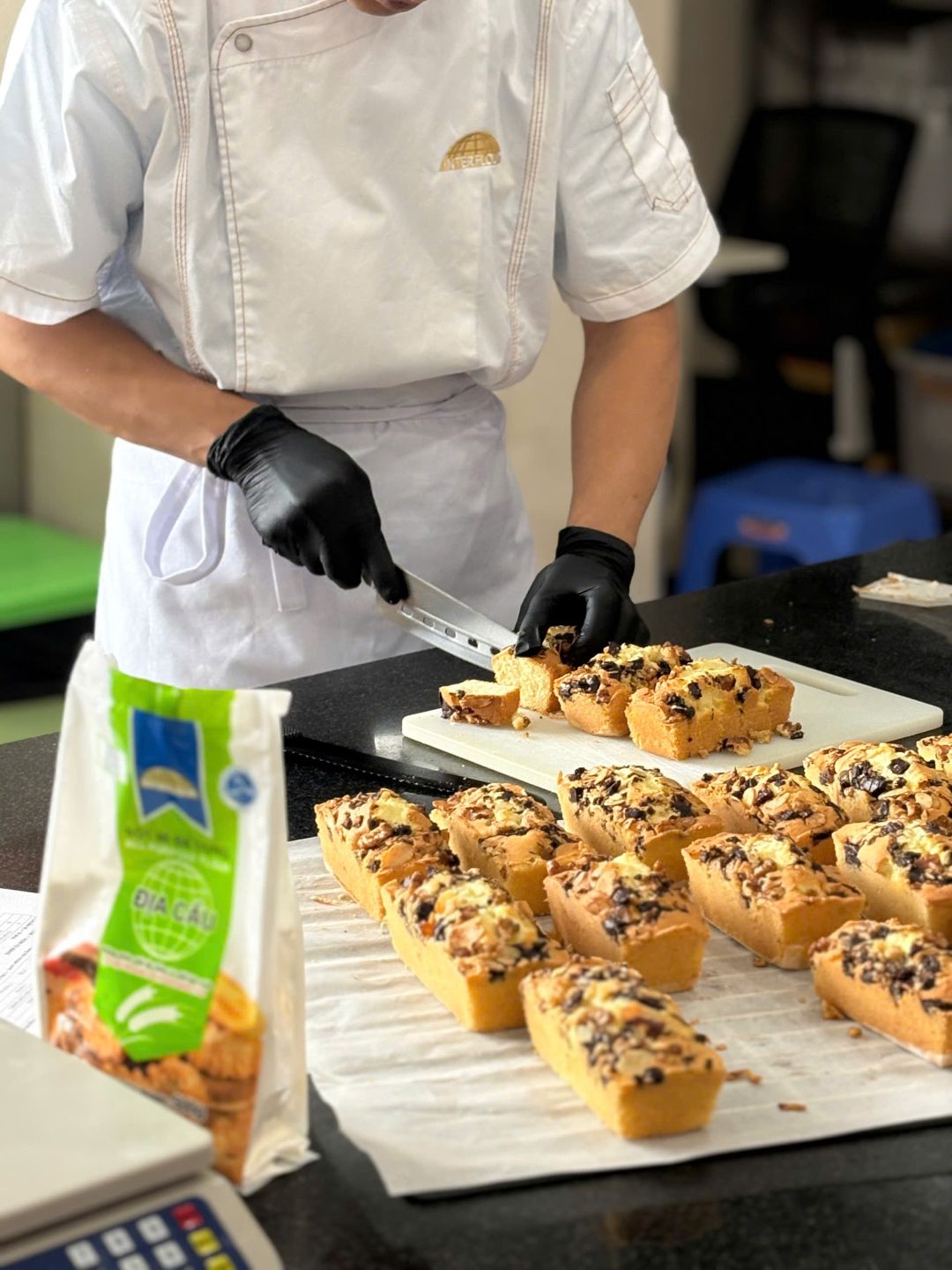 baking workshop-bep banh dia cau 4